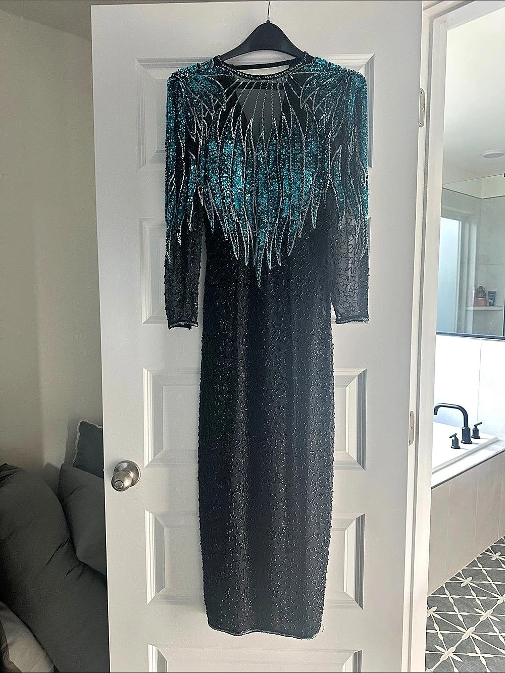 Vintage Alyce Designs Sequin Maxi Dress in Black & Blue Size 6 Like New